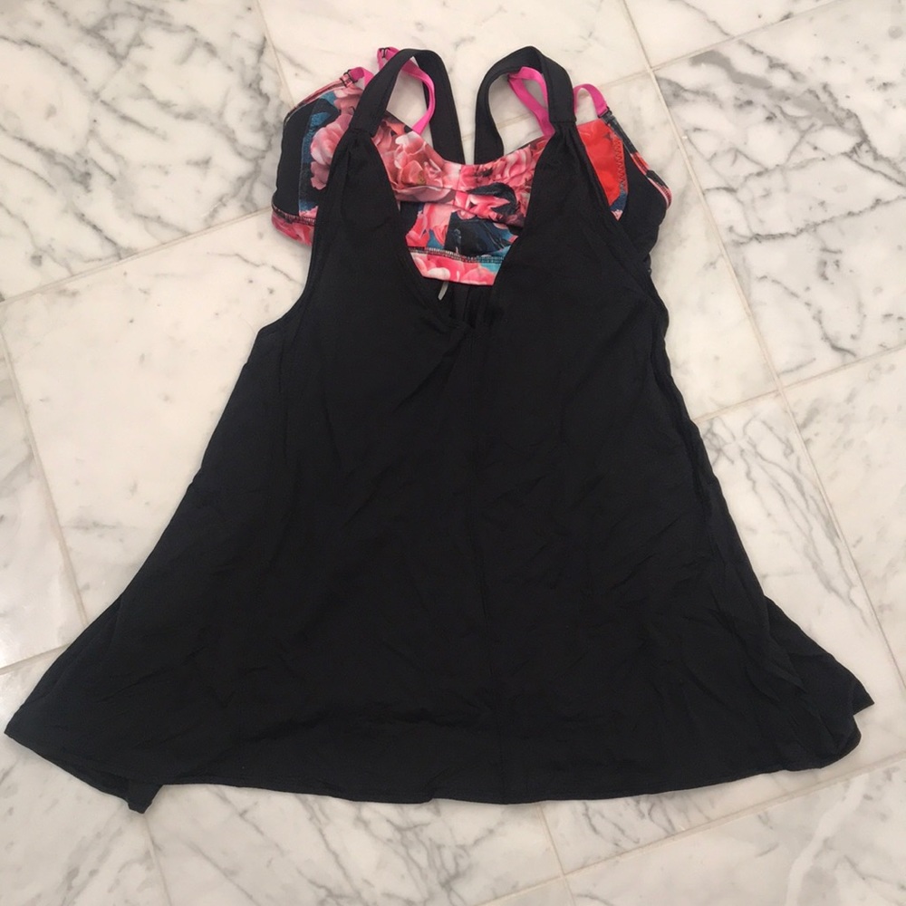 Lululemon swing tank with built in bra - size 8